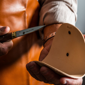 Oyster box: hand protector...