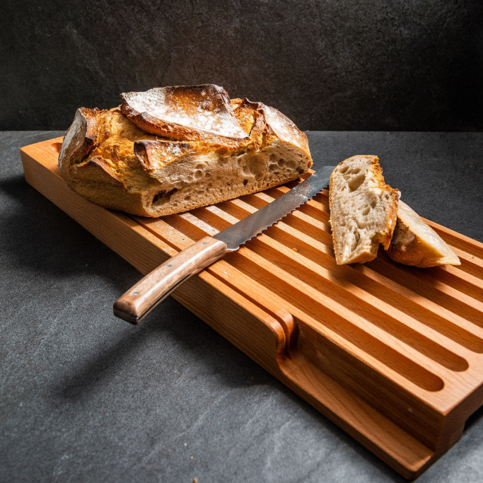 Planche à pain en bois de hêtre et son couteau