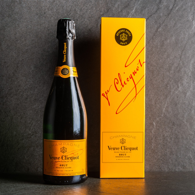 https://www.lamaisonfrancaise.com/5655-large_default/veuve-clicquot-reserve.jpg