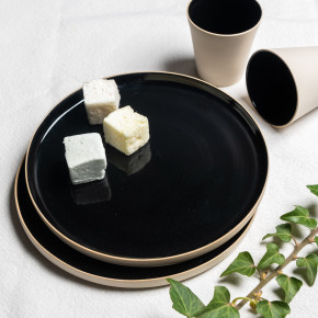 Black laquered plate