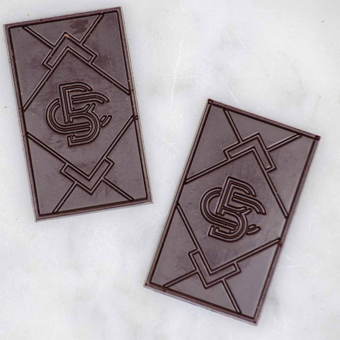 Dark chocolate tasting box from "BARRE CLANDESTINE"
