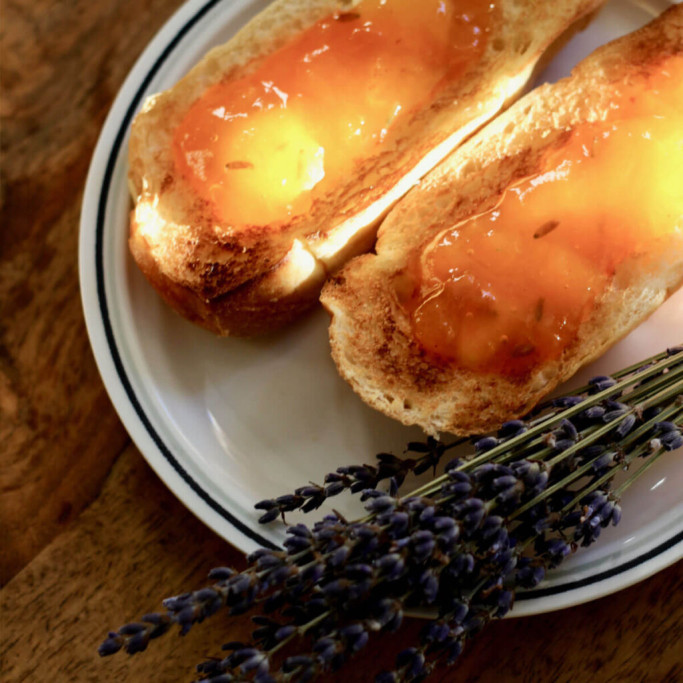 Apricot and lavender jam from Domaine de Leos