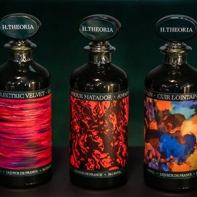 Les liqueurs modernes @htheoria sont totalement séduisantes, elles vous accompagnent en fin de repas, en digestif ou en cocktail. 

Une belle idée cadeau pour la fête des mères !

#epiceriefine #aixenprovence #aixmaville #madeinfrance #fabricationfrancaise #lamaisonfrancaise #delicatessen #fetedesmeres #ideecadeau #giftideas #cadeaufetedesmeres #htheoria #liqueurs #spiritueuxfrancais