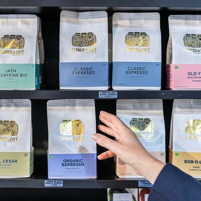 La sélection de cafés torréfiés en France "Terres de Café" satisfera tous les amateurs de cafés de spécialité ☕️

#epiceriefine #frenchfood #gastronomie #aixenprovence #aixmaville #shopping #madeinfrance #fabricationfrancaise #lamaisonfrancaise #produitsfrancais #cafe #coffee #expresso